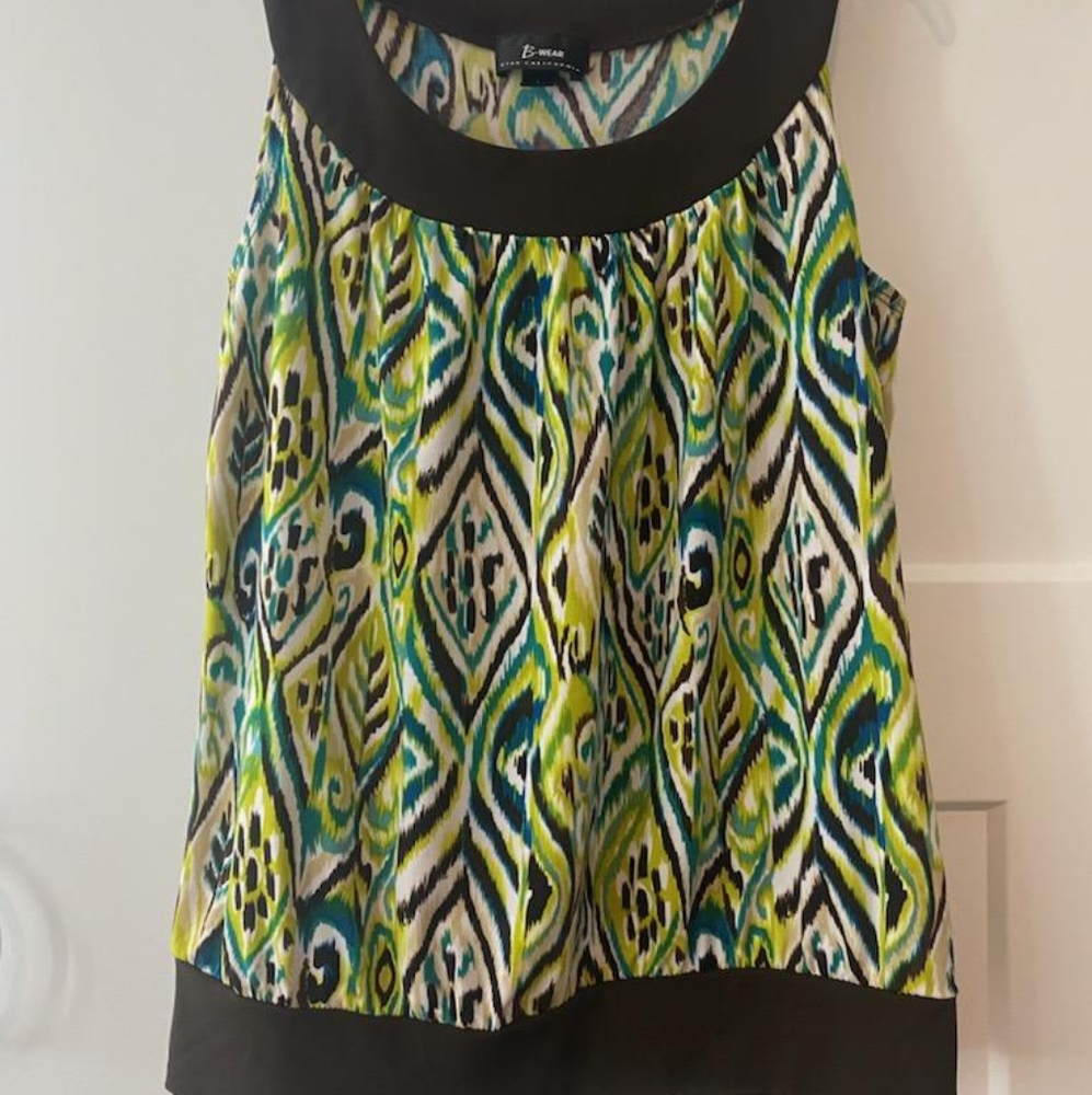 Juniors size Large banded tank.